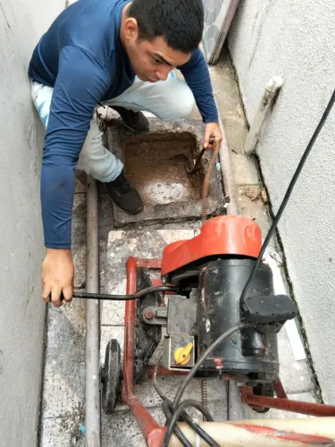 DESENTUPIDORA DESENTUPIDOR PROFISSIONAL DISPONÍVEL