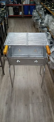 Churrasqueira de alumínio batido