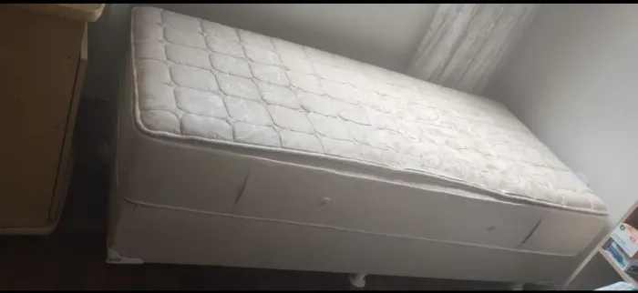 Cama box de solteiro,colchão e cabeceira