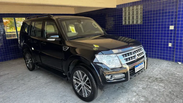 Mitsubishi Pajero HPE Full 3.2 4X4 T.i.dies. 5P AUT 2020