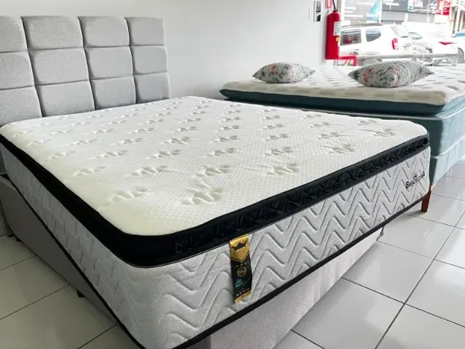 Colchão de Casal Novo Molas Ensacadas Pillow Top Gel Marca Hellen Até 12x sem Juros!