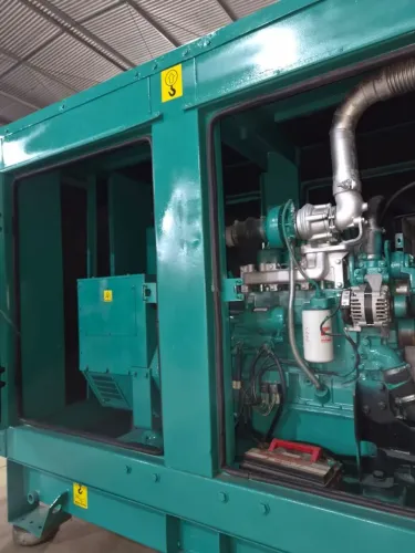 Gerador de Energia 116 kva carenado Fab 2011 Cummins