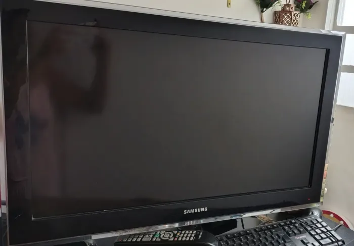 Vendo tv 32 polegadas digital...ela e monitor também.