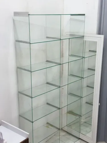 Vendo expositor de vidro maravilhoso 
