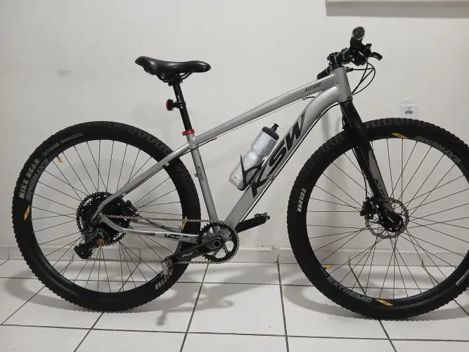 BIKE KSW TAMANHO 17 TODA MONTADA PARA USO URBANO OU TREINOS DE CICLISMO