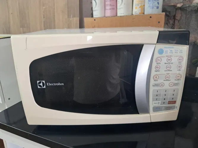 Micro-ondas 20 litros Electrolux 