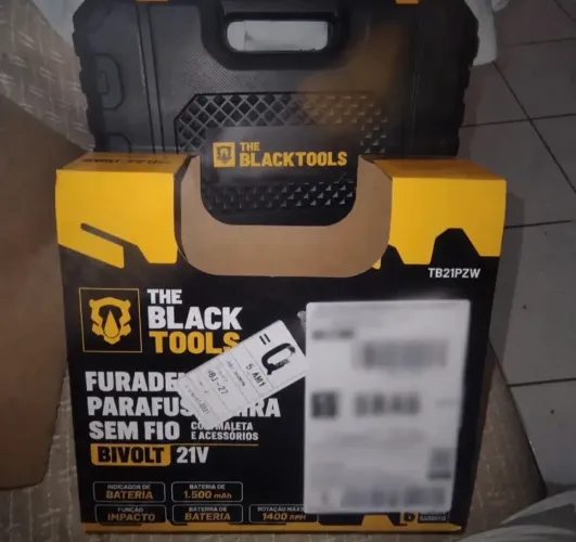 Parafusadeira com maleta e acessos