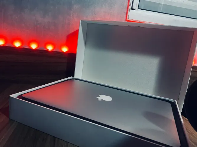 MacBook Pro 13? Retina A1502 2015 i5 8GB 256GB - Defeito na Tela