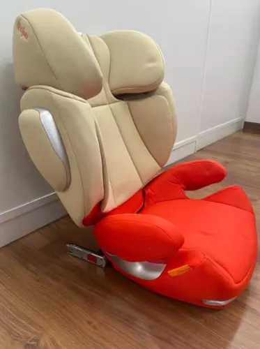 Cadeirinha infantil para automóvel