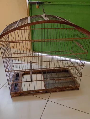 2 Gaiolas para pássaros 