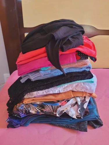 Lote de roupas para brecho, passo cartão 