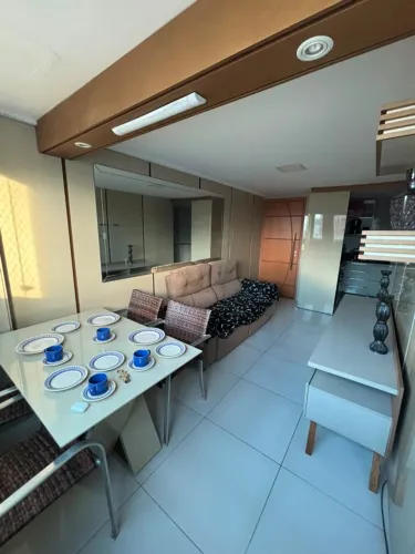 LINDO APARTAMENTO SEMI-MOBILIADO NO JARDIM OCEANIA | 2 QUARTOS | 120M DA PRAIA | R$ 3.600