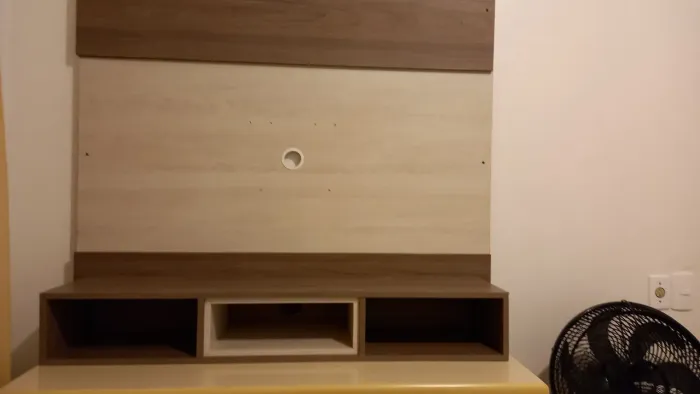 Painel 100% MDF semi novo para TV até 65 polegadas