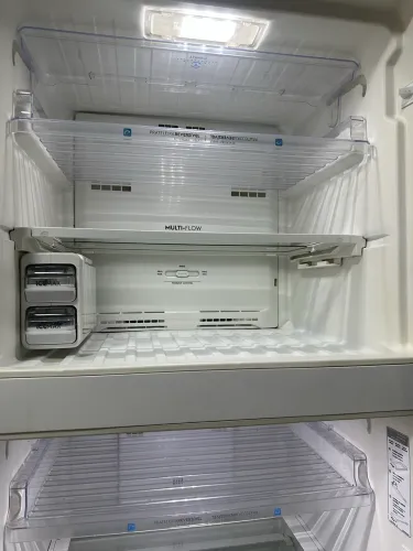 Geladeira Electrolux Frost Free DF56S 474L em excelente estado de funcionamento!