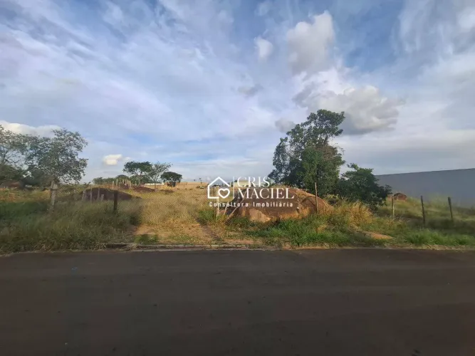 Terreno à venda no Condomínio Terras de Itaici em Indaiatuba-SP!