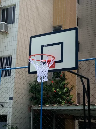 Tabelas de basquete e aros oficiais 