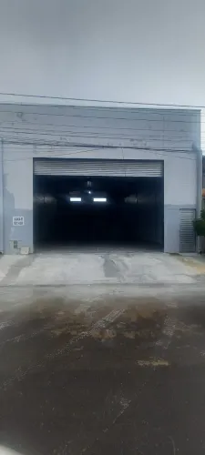 Aluga-se Galpão, 200mts2 Constr., c/ Mezanino 50mts2- .Prox. Av. Leste Oeste