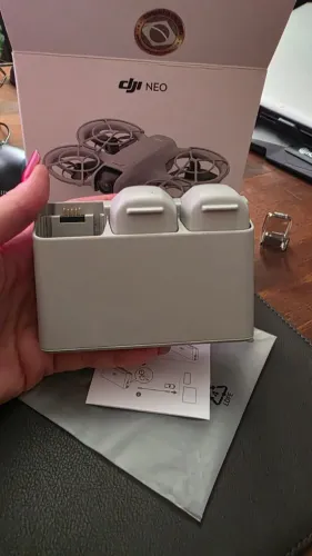 Hub de Carregamento DJI Neo 1 + 2 Baterias Originais