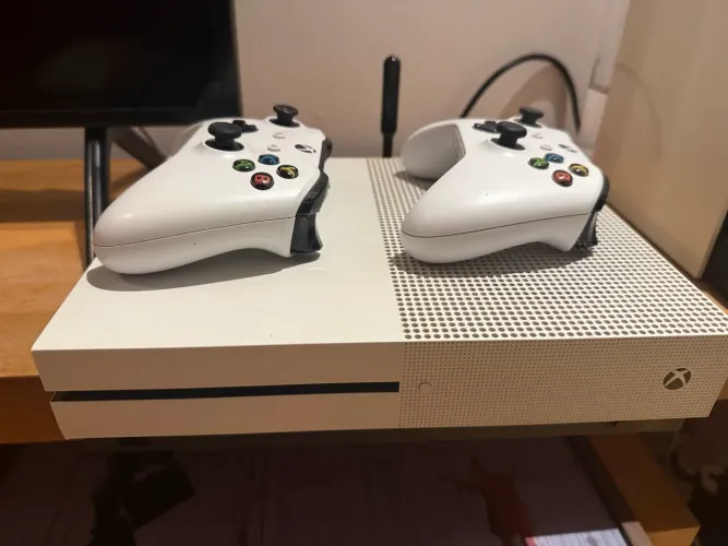 Xbox One S