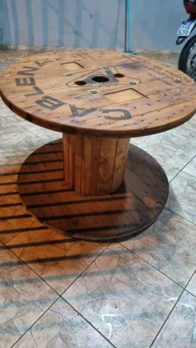 Mesa com Rodinhas