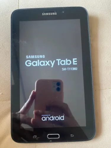 Tablet Samsung SM-T113NU, 8GB de memória em ótimas condições!