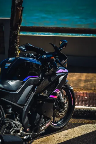 YZF R15 2024 - Personalizada e pouco rodada