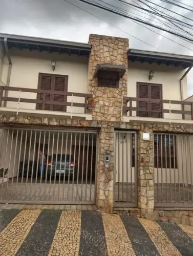 Casa à venda com 3 quartos no Taquaral em Campinas/SP