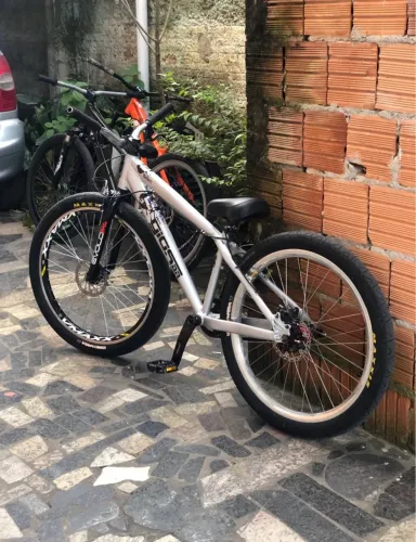 Vendo bicicleta fios nova?
