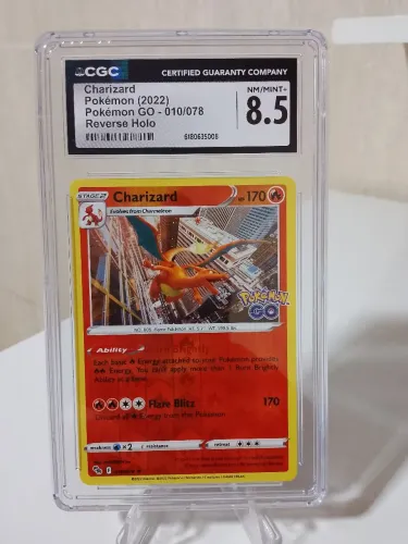 Carta Pokémon Charizard Reverse Holo CGC 8.5 Pokémon GO 010/078