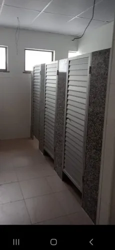 FABRICAMOS SOBRE MEDIDAS PORTAS PORTÕES P GARAGEM JANELAS EM ALUMÍNIO FOSCO BRANCO PRETO