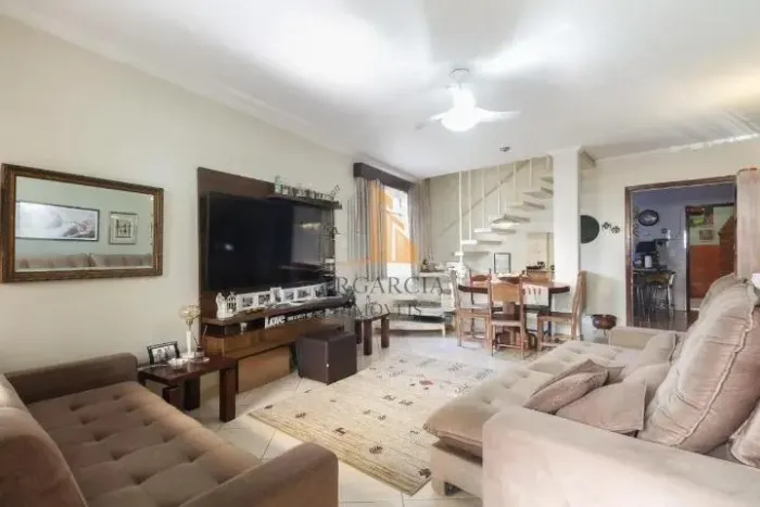 Sobrado à venda em Tatuapé | 5 dorms, 2 vagas - 209m²