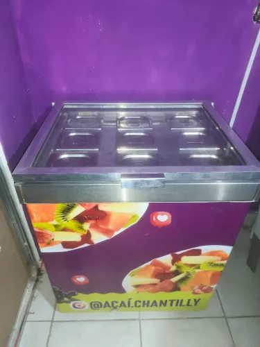 Freezer horizontal expositor de frutas e caldas açaí / sorvetes