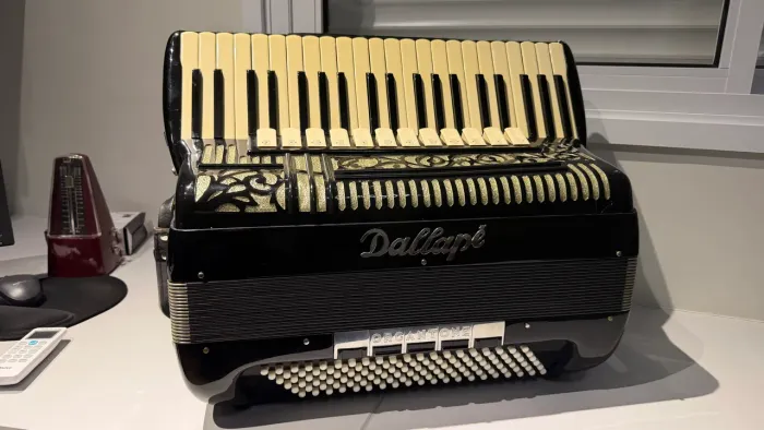 Vendo acordeon Dallape polifônico