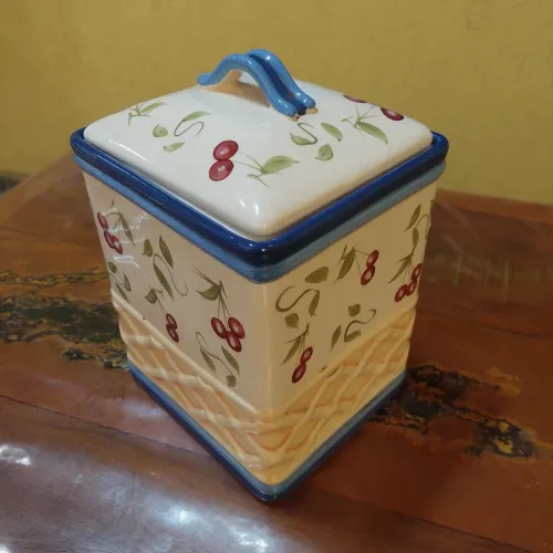 Pote de biscoito em porcelana pintado a mão