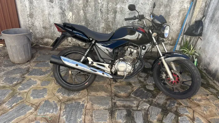 Fan 150, 2010, completa 