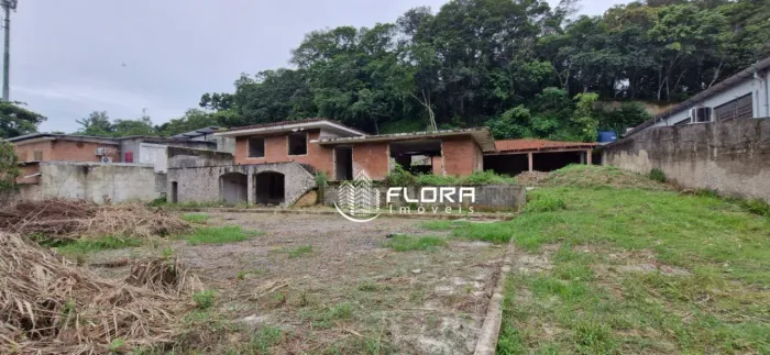 Área comercial em Pendotiba à venda, 2430 m² por R$ 2.915.000 - Vila Progresso - Niterói/R