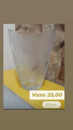 Vasos e taças de vidro