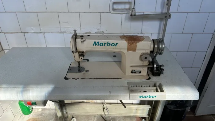 Maquina de costura industrial reta