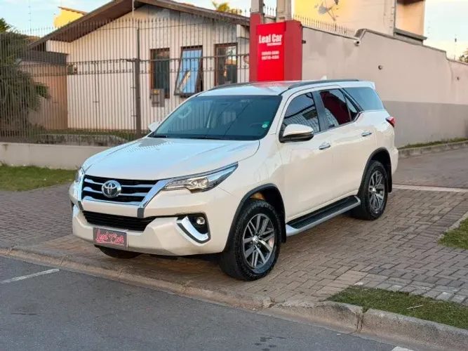 Toyota Hilux SW4 SRX 4X4 2.8 TDI 16V Dies. Aut. 2020