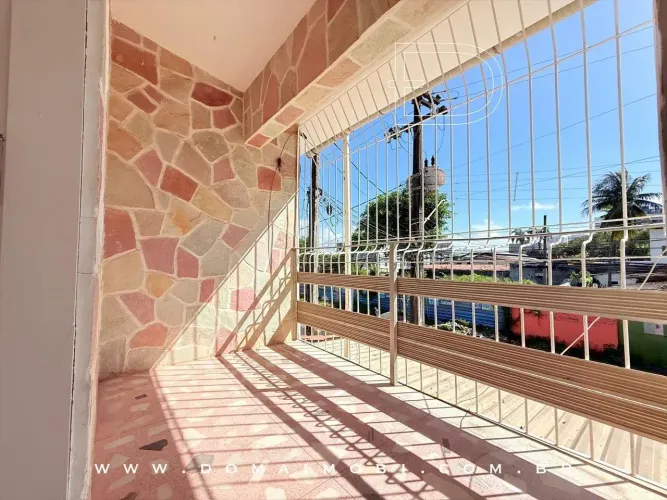 Casa espaçosa à venda em Candeias | 133 m² | 5 Quartos