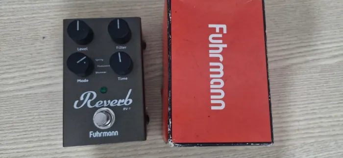 Pedal Reverb Fuhrmann RV-1 ( shimmer)