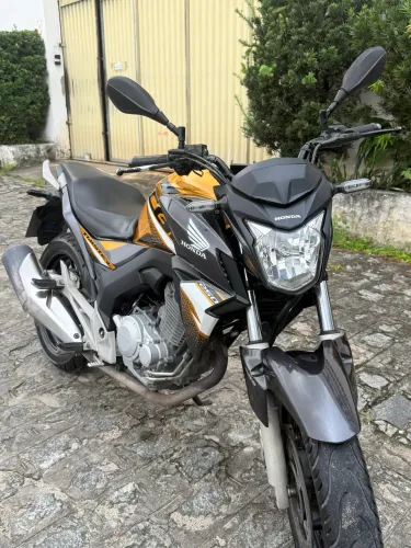 TWISTER CB250F - ABS - Modelo 2020 - NOVA APENAS 55 mil rodados. Só pagar e usar.