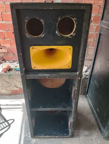 Vendo caixa de 12 polegadas