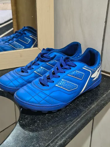 Vendo chuteira novinha