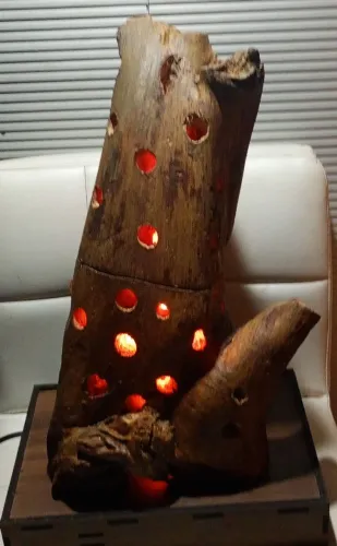 Luminárias de toco de madeira feito a mão