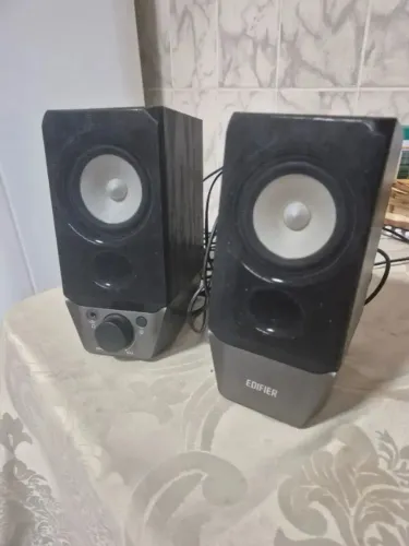 Caixa de som Bluetooth 5.3 EDIFIER R19BT