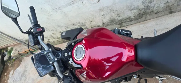 CB 650R E-CLUTCH 2026