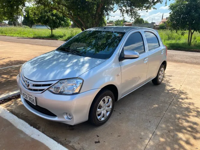 Toyota Etios X 1.3 Flex 16V 5P Mec. 2015