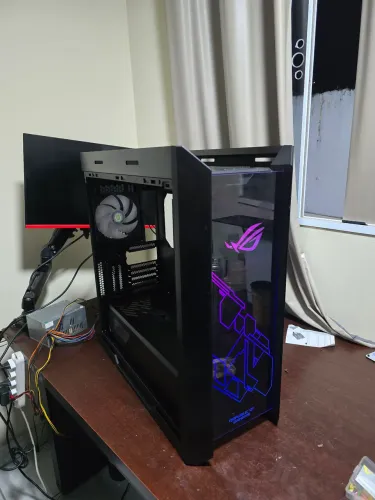Gabinete gamer ROG Strix Helios GX601