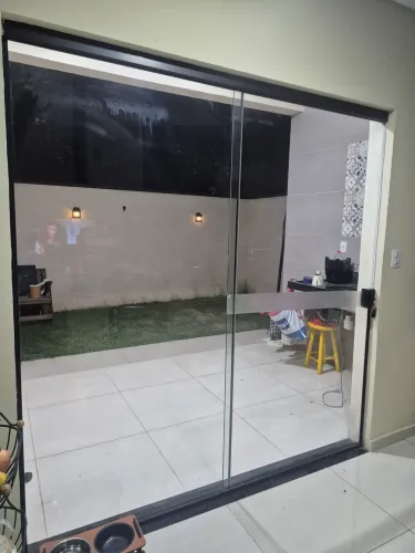 Porta vidro / aluminio preto para cozinha, area serviço ou varanda
